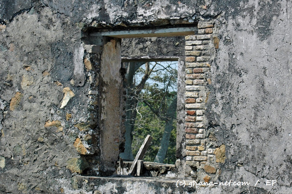 Old window of Fort Batenstein, seen from inside.